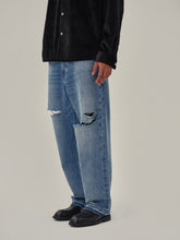 Load image into Gallery viewer, Light Blue Washed Ripped Jeans